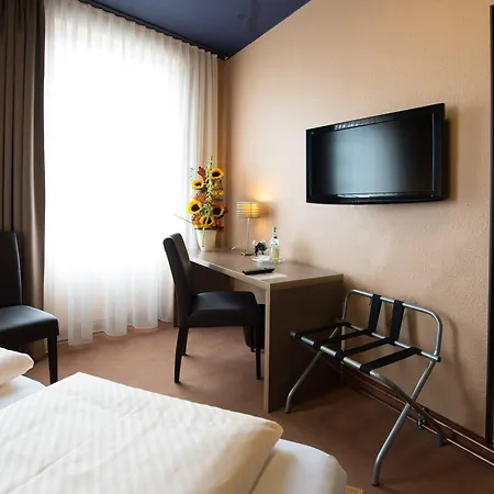Vinum Integrationshotel מלון